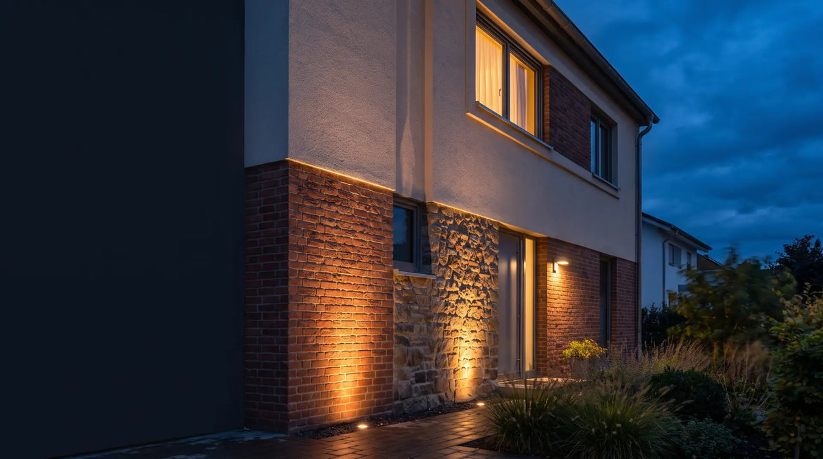 Hauswand beleuchten: Fassaden-Lichttechnik & Strahler – HiBay-LED